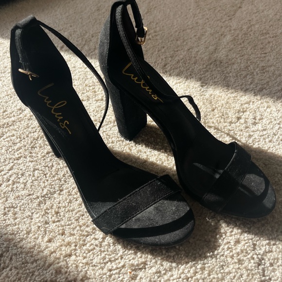 Black High Heels - Picture 2 of 4